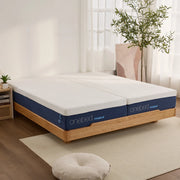 Zwei Onebed Original Matratzen 90x200 cm auf Holzrahmen